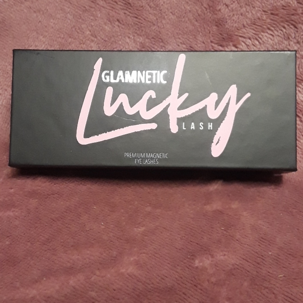 GLAMNETIC lashes - Picture 2 of 8